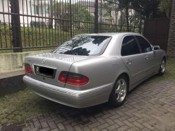 2000 Mercedes-Benz E320 dijual 6