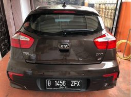 Kia Rio (Platinum) 2015 kondisi terawat 6