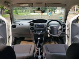 Toyota Etios 2015 terbaik 2