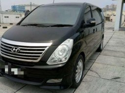 Hyundai H-1 XG Next Generation 2011 Hitam 8