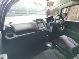 Jual mobil Honda Jazz RS 2008 3