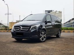 Mercedes-Benz V-Class (V 220) 2016 kondisi terawat 2