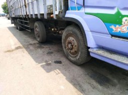 Mitsubishi Fuso Super Great 6D24 2013 Ungu 3
