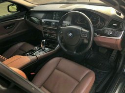 BMW 5 Series (520i) 2012 kondisi terawat 3