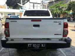 Jual Mobil Toyota Hilux E 2012 5