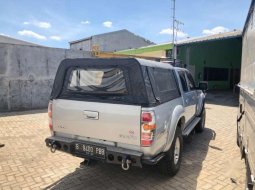 Mazda BT-50 2.5 D Pickup 2012 Silver 2