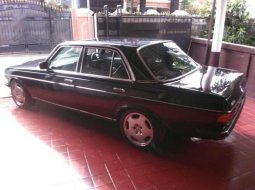 1979 Mercedes-Benz 200 dijual 4