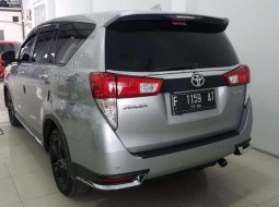 Jual Mobil Toyota Venturer 2017  2