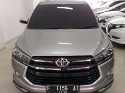 Jual Mobil Toyota Venturer 2017  1