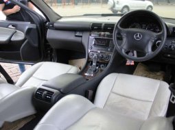 2005 Mercedes-Benz C-Class dijual 3