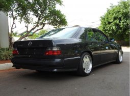 Mercedes-Benz 300CE 1991 terbaik 8