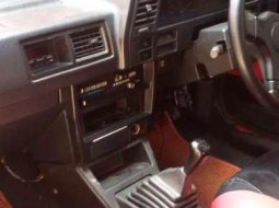 Nissan Sentra 1.6 Sedan 1990 harga murah 2
