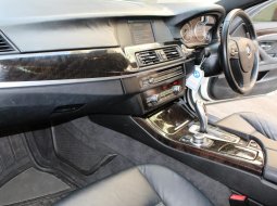 Jual Mobil BMW 5 Series 520i 2012 10