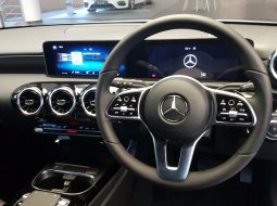 Jual Mobil Mercedes-Benz A-Class A 200 2019 7