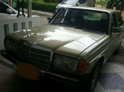 Mercedes-Benz 200 2.0 Manual 1982 harga murah 4