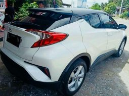 Toyota C-HR  2019 Putih 4