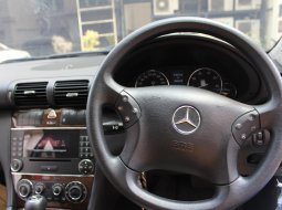 Jual Mobil Mercedes-Benz C-Class C 240 2005 9