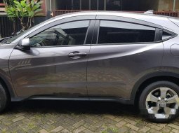 Honda HR-V (S) 2018 kondisi terawat 1