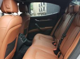 Maserati Ghibli  2014 Abu-abu 8