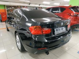 Jual mobil BMW 3 Series 320i 2014 3