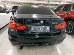 Jual mobil BMW 3 Series 320i 2014 4
