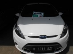 Ford Fiesta () 2012 kondisi terawat 5