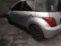 Toyota IST () 2004 kondisi terawat 1