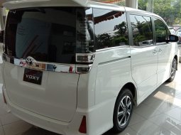 Jual Mobil Toyota Voxy 2018 4