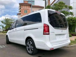 Mercedes-Benz Viano  2016 Putih 1