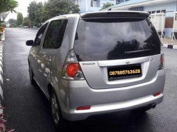 2004 Daihatsu YRV dijual 2