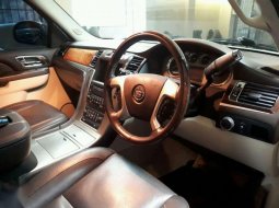 Cadillac Escalade () 2011 kondisi terawat 1