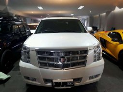 Cadillac Escalade () 2011 kondisi terawat 3