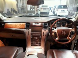 Cadillac Escalade () 2011 kondisi terawat 4