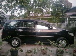 Toyota Kijang Innova V 2012 Hitam 4