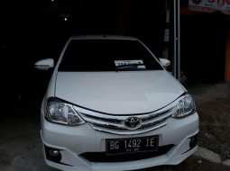 Toyota Etios  2014 Putih 2