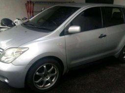 Toyota IST 2005 terbaik 5