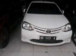 2013 Toyota Etios dijual 3