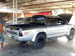 Mitsubishi L200 Strada 2004 terbaik 3