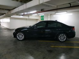 Jual mobil BMW 3 Series 320i 2017 1