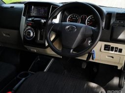 Jual Mobil Daihatsu Luxio X Prestige 2017  5