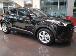 Jual Mobil Toyota C-HR 2019 1