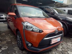 Jual mobil Toyota Sienta V 2016 1