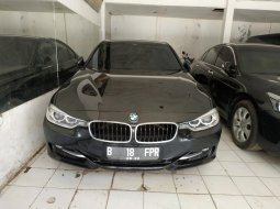 Jual mobil BMW 3 Series 320i 2014 1