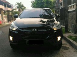 Hyundai Tucson GLS 2012 Hitam 6