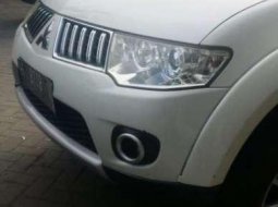 Mitsubishi Pajero NA 2010 Putih 4