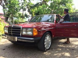 1986 Mercedes-Benz E-Class dijual 5