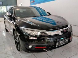 Honda Civic 2 2017 Hitam 2