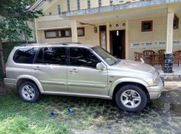 Suzuki Escudo 2003 terbaik 4