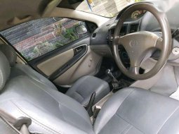 Toyota Vios E 2005 Putih 1