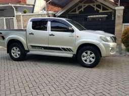 2012 Toyota Hilux dijual 4